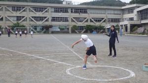 ソフトボール投げ