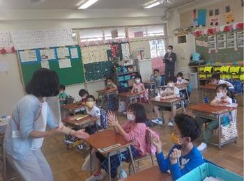 音楽の授業の一コマです １年生 青梅市立第六小学校