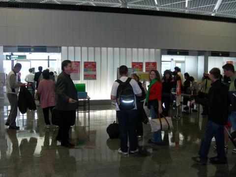 成田空港での見送り