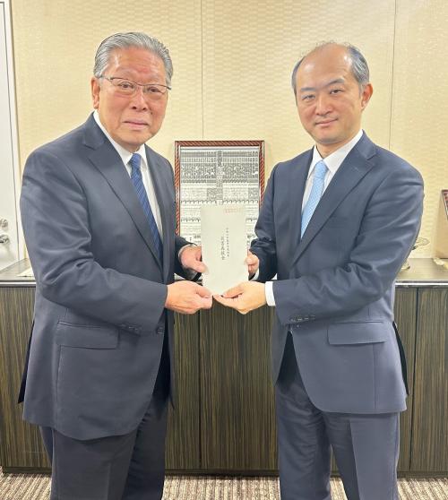 2月5日青梅佐藤財団からの能登半島地震災害義援金の受領の写真