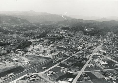 青梅市役所上空から