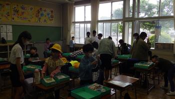6年　1年生のお世話　任務完了！（5月2日）の画像2