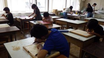 6年生「色を重ねて」の画像1