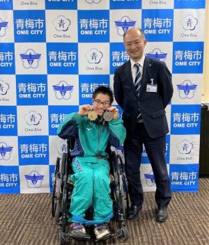 1月29日表敬訪問（第23回全国障害者スポーツ大会「ＳＡＧＡ2024」車いす陸上入賞者）の写真