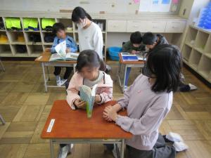 読み聞かせの様子