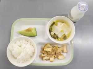 給食の写真