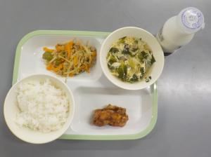 給食の写真