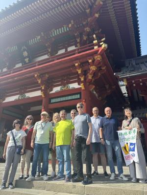 鶴岡八幡宮での集合写真