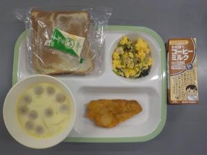 給食の写真