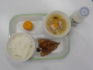 給食の写真