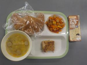 給食の写真