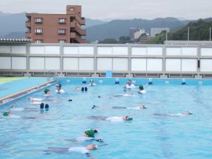 着衣水泳１