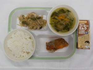 給食の写真