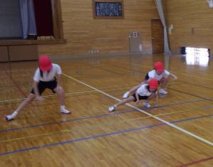 中学年によるソーラン節の様子