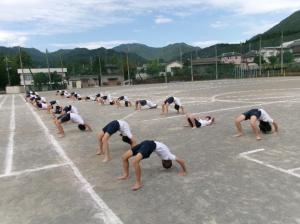 高学年による組体操の様子