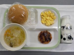 給食の写真