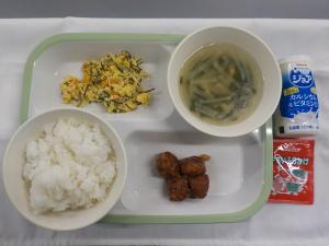 給食の写真