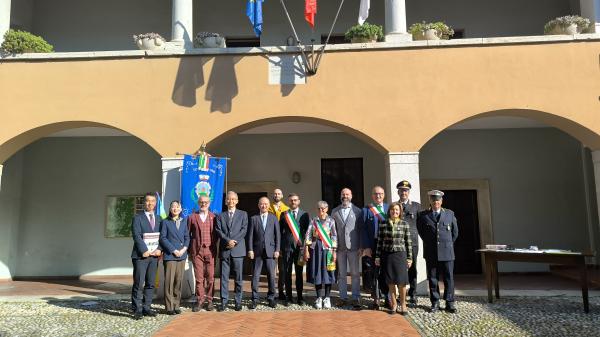 歓迎式典参列者の集合写真