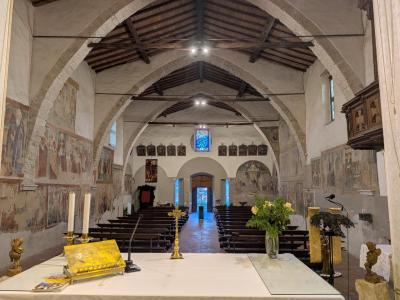 巡礼地である教会内の写真