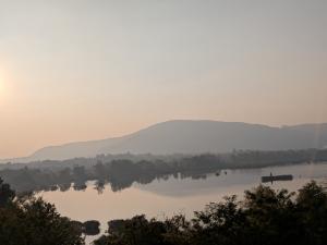 イゼオ湖遠景の写真