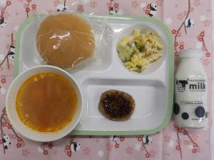 給食の写真