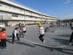 大縄跳びの様子