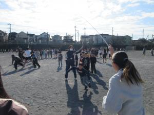 大縄跳びの様子