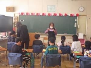 地域の先生と折り紙教室