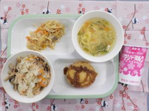 給食の写真
