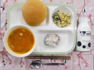給食の写真