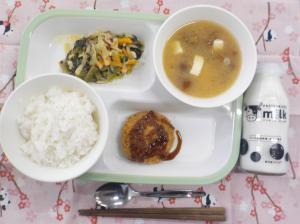 給食の写真
