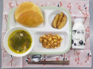 給食の写真