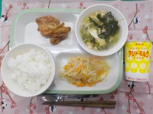 給食の写真