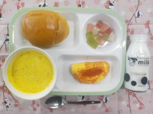 給食の写真