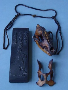 日本産狼頭骨及び版木その他付属品の画像