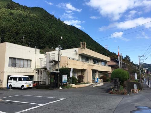 沢井市民センター事務所棟・体育館外観